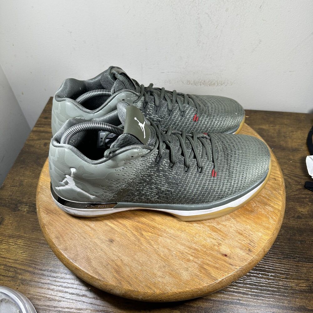 Jordan XXX1 Low Shoes Mens Size 11 Basketball 897564-051 Jumpman Camo